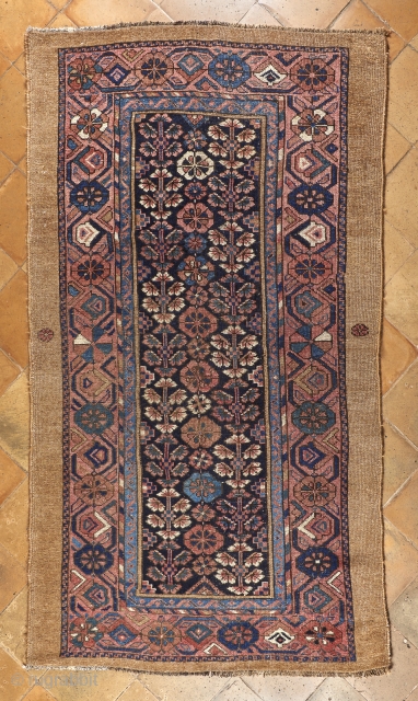 Antique real camel hair Hamadan rug (189x107cm) probably early 20th. Low but even pile and headens partially reduced (but this does not affect the design). Very fine wave and very flexible handle.  ...