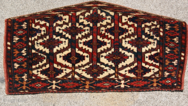 Small Yomut Asmalk Last quarter of the 19th century very good condition and good colors.
size 16x28 inch                