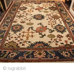 1920/30's Turkish/Oushak Carpet
Very Very Good Condition
Size: 3m x 2m approx                       