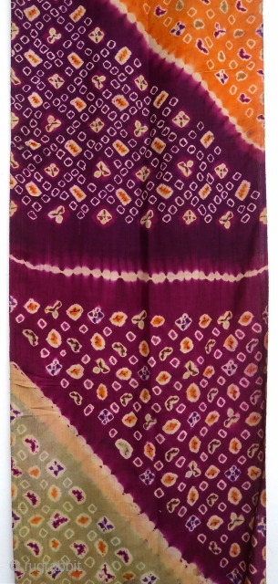 Bali | Tie-dye pelangi silk wrapper, early 20th century

Indonesia, Bali, Singaraja, early 20th century

Imported silk, aniline dyes, tie-dye (pelangi) and stitch-resist (tritik)

A stunning silk pelangi wrapper tie-dyed in Singaraja in north Bali.  ...