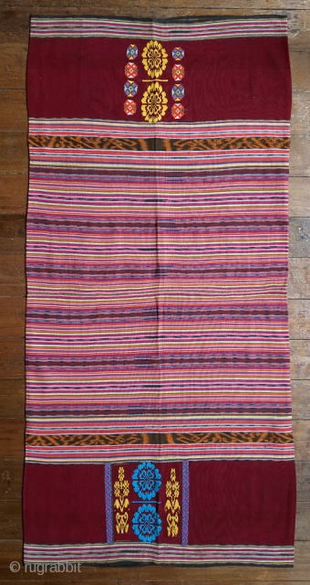 Timor Leste | Vintage festive tubeskirt lau o’o mimireke (‘red mouth cloth’)

Timor Leste, Baucau or West Lautem, 1970s

Warp ikat, supplementary warp weave, discontinuous supplementary weft

A festive red tubeskirt (lau o’o mimireke) woven  ...