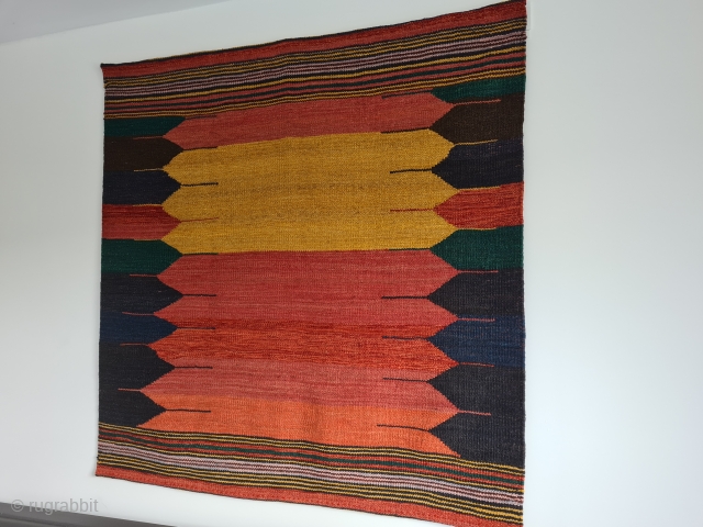 Old persian Kamo / Kamoo sofreh Kilim from Iran. Natural dyes. Mid 20. Century

117x117cm

shipping from Germany 
                