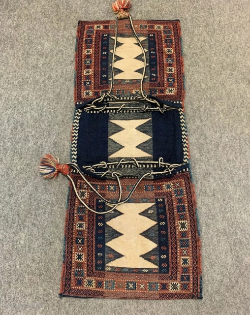 Antique Azeri Verneh Shaddah (Shahsavan?) embroided Kilim Saddlebag with naturel dyes, good condition, probably from Karabach area
~ 1900/1920

124x53cm               