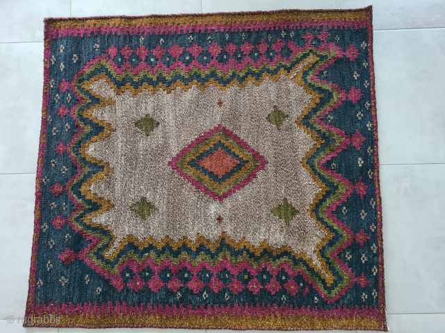 Tribal afhsar or bachtiary sofreh kilim with asymetric pattern. 110x103cm

Please contact me directly: 

goekay.sargin@yahoo.de                   