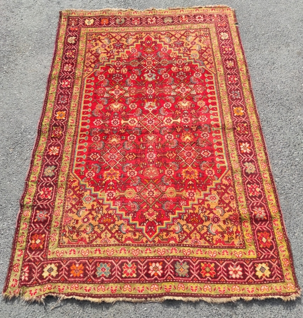 Karabag Rug

In good condition

Size : 133x197 cm

                          