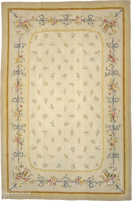Antique French Aubusson Rug
France ca. 1900
15'2" x 9'10" (463 x 300 cm)
FJ Hakimian Reference #02185
                  