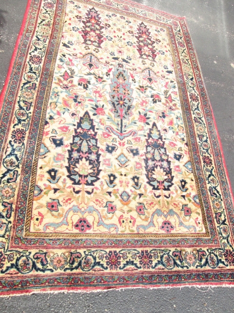 Awesome Antique Khorassan Oriental Rug.

size 4'x6'7''.condition very good low even pile .nice design and colors. no repair.                