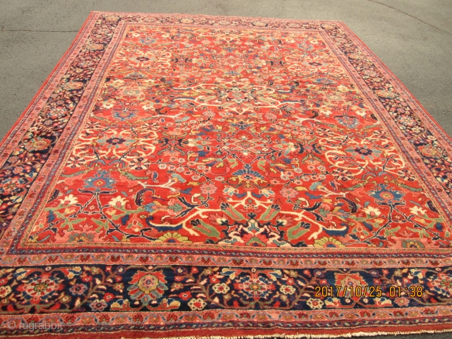 Fantastic Antique Persian Mahal Rug.

size 12'x9'.Circa 1920s.                          