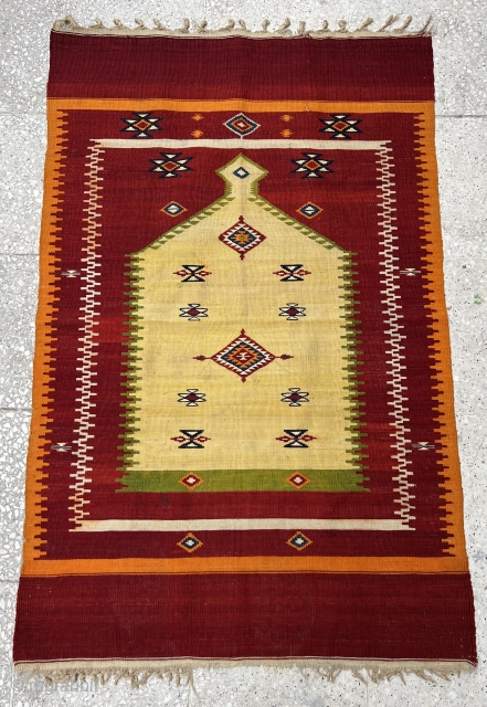 Syrian Aleppo Prayer Rug.
Size: 80x120 cm                           