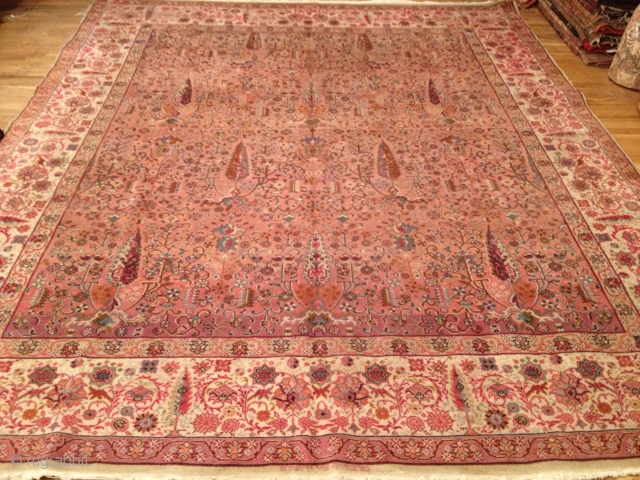 ISRAELI BEZALEL RUG
MARBADIA/JERUSALEM
1920'S
MADE IN MARVADIA'S WORKSHOP
IT IS MOST LIKELY THE ARTISTS AND CRAFTSPEOPLE
INVOLVED IN WEAVING RUGS OF THIS TYPE WERE EASTERN JEWS FROM
THE GREATER OTTOMAN OR PERSIAN EMPIRES
FOR MORE INFOS PLEASE CHECK  ...