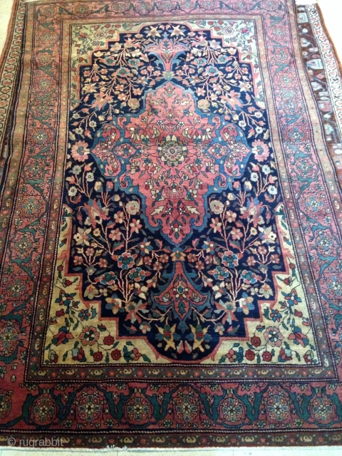 PERSIAN FERAGHAN FINE CARPET
FROM 1880'S
ENDS HAS 5 LINES MISSING BUT THE REST IS ALL ORIGINAL
AND IN PERFECT CONDITION
HAS NO WEAR,NO REPAIRS,NO TOUCH UP
PERFECT SHAPE         