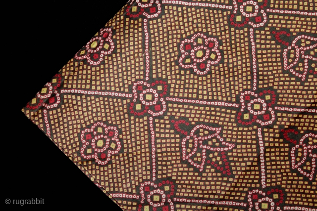 Vintage Roller Print Yardage on Cotton From Kutch Gujarat India. Manchester England made for Indian Market.Its size is W-60cm x L-744cm.(DSL05090).            