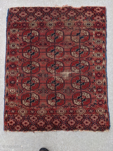 Antique Tekke Turkman wedding rug. Battered and bruised it would be great for use as a scatter rug. Freshly washed.

3ft 1in x 3ft 10in

Cheers!         