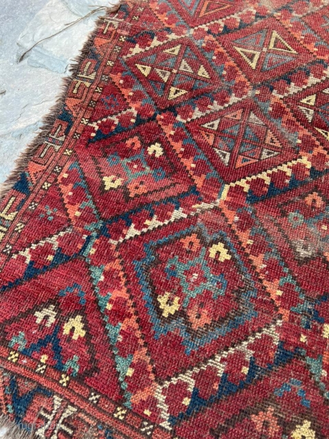 Beautiful 19th century Ersari main rug fragment. For those Ersari lovers, it has wonderful colors.

4'4" x 6'11"                