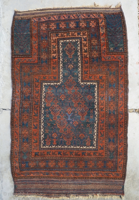 Antique Baluch prayer rug with generous greens. All natural colors.

5'0" x 3'1" or 94 x 153cm Contact me at: steven.malloch@gmail.com or gerrerugs@gmail.com           