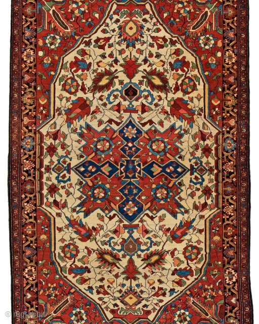 Malayer
196 x 130 cm (6' 5" x 4' 3")
Persia, late 19th century, in very good condition.                 