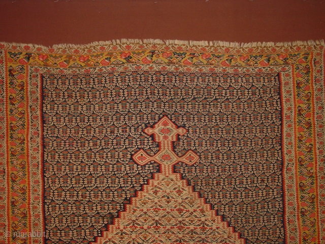 wonderful 1850 bidjar senneh , one the most beautiful there are, some small repair, headends secured, all very thin wool, superbe natural colors

133x180cm
4.4x6ft          