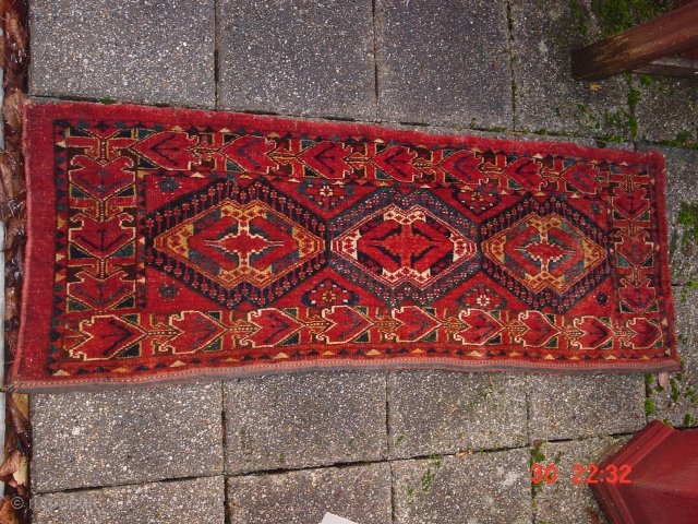 fabulous antique beshir? amu daria? from before 1900, great all natural colors, great pile, no repairs

130x47cm
4.3x1.6ft                 