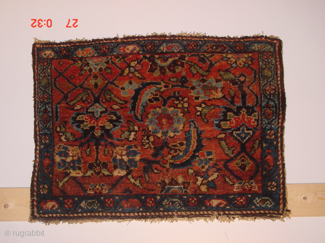 wonderful pre 1900 small ferreghan? rug With the silkiest wool and gorgeous all natura;l colors, good original selvedges, and original headends, no stains, no repairs

71x51cm
2.4x1.7ft        