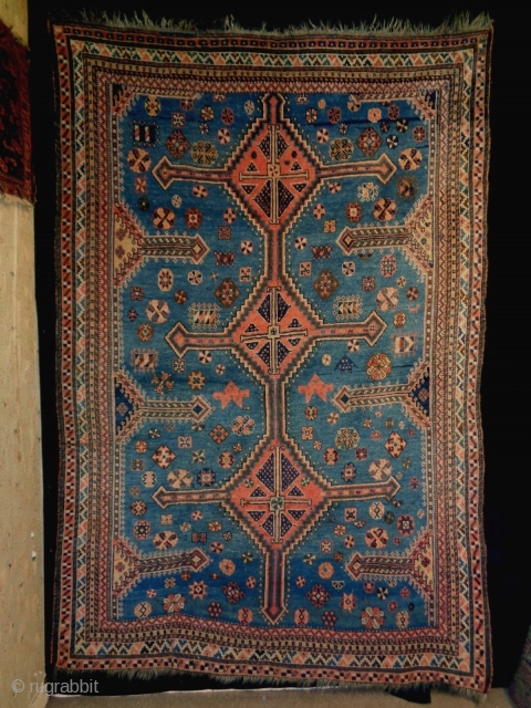 Qasqhay/Luri
Size: 160x237cm (5.3x7.9ft)
Made in circa 1910, there are two old repairs, two very small holes and two stitches.               