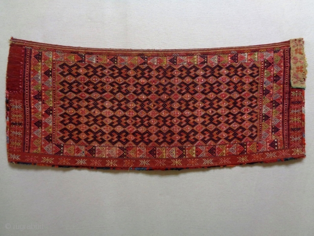 Very Fine Uzbekh Soumakh Torba
Size: 109x43cm
Natural colors, made in circa 1910/20                      