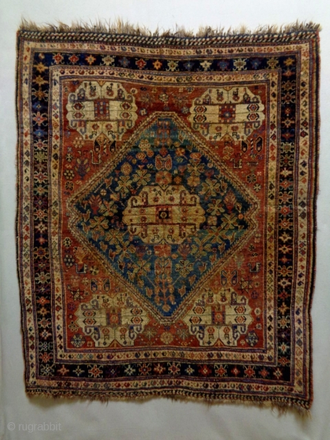 19th Century Very Fine Qasqhay
Size: 120x142cm
Natural colors                          