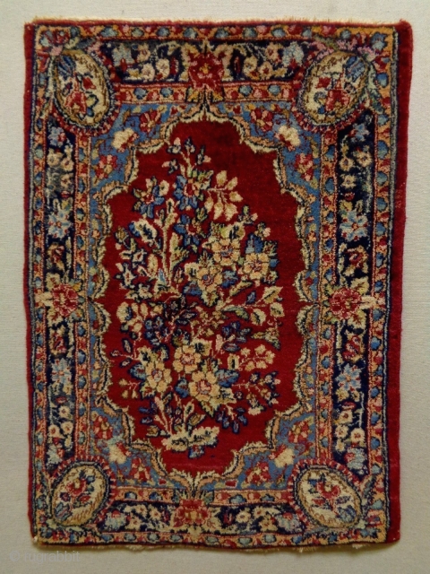 Fine Lawar Kirman
Size: 52x71cm
Natural colors, made in circa 1910/20                        