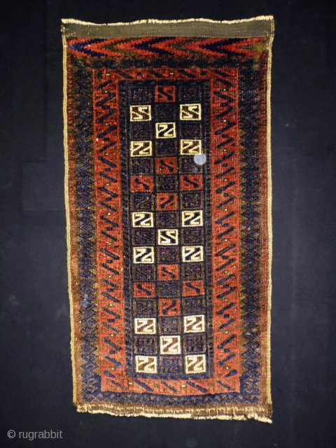 Belouch
Size: 46x89cm (1.5x3.0ft)
Natural colors, circa 80-90 years old                         