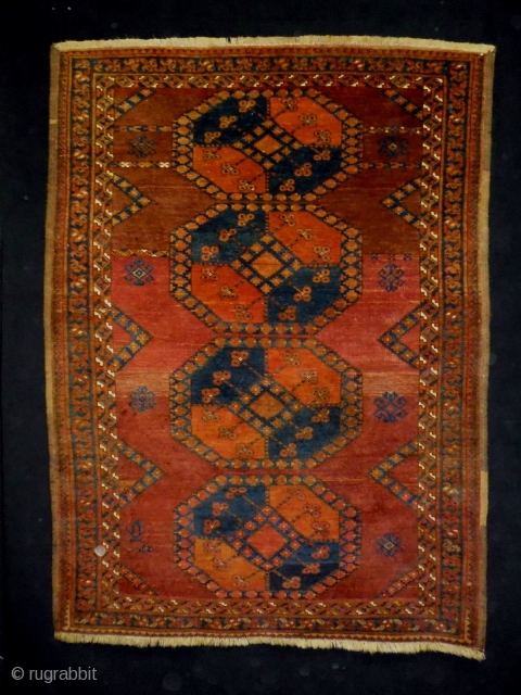 Ersari
Size: 110x147cm (3.7x4.9ft)
Natural colors, made in circa 1910/20                         