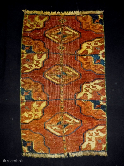 18th Century Super Tekke Fragment
Size: 36x58cm (1.2x1.9ft)
Natural colors                         