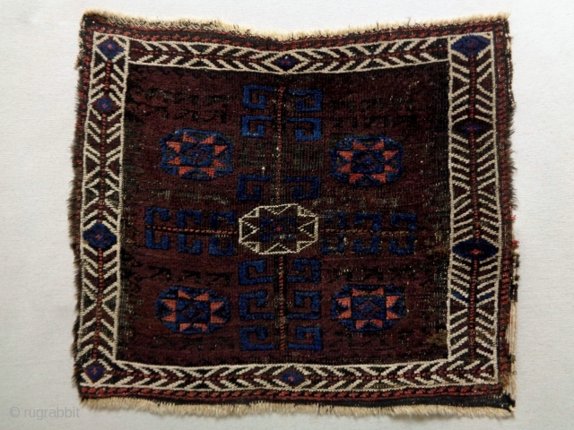 19th Century Baluch Bagface
Size: 63x55cm (2.1x1.8ft)
Natural colors, there are small old repairs                     