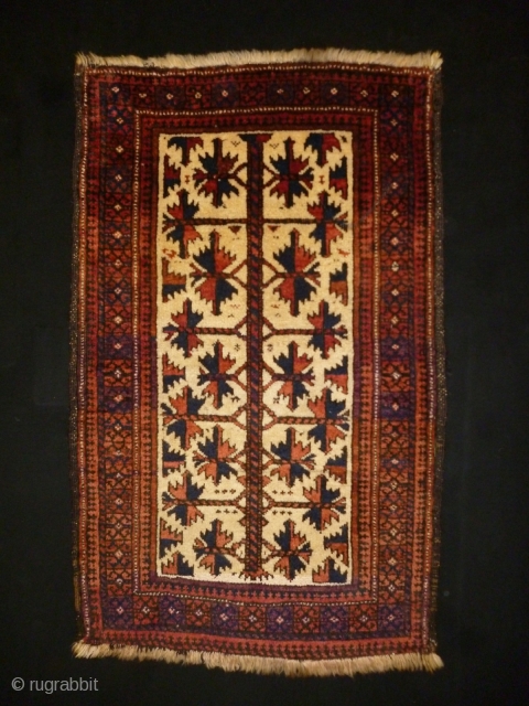 Belouch Balisth
Size: 54x85cm (1.8x2.8ft)
Natural colors, circa 80-90 yeras old                        