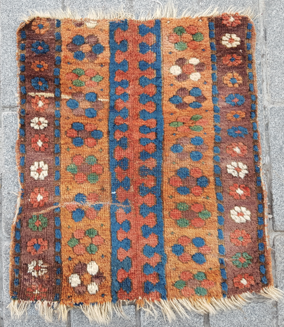 Early Persian Fragment size 60x67 cm                           