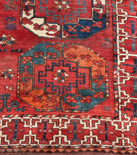 Early 19th Century Turkmen Ersari Main Carpet size 195x240 cm                       