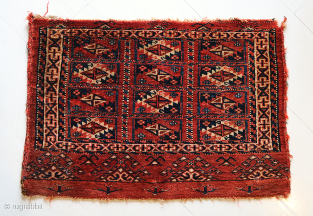 Turkoman Yomut Mafrash
Pile in overall good condition.
44 x 64 cm                       