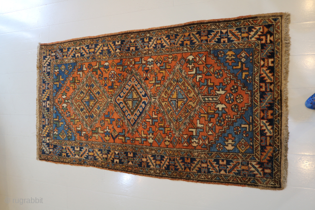 Heriz rug 
Circa 1900

Excellent condition, 
minimum wear on some of the borders.

183 x 95 cm
6 x 3,10 feet



               