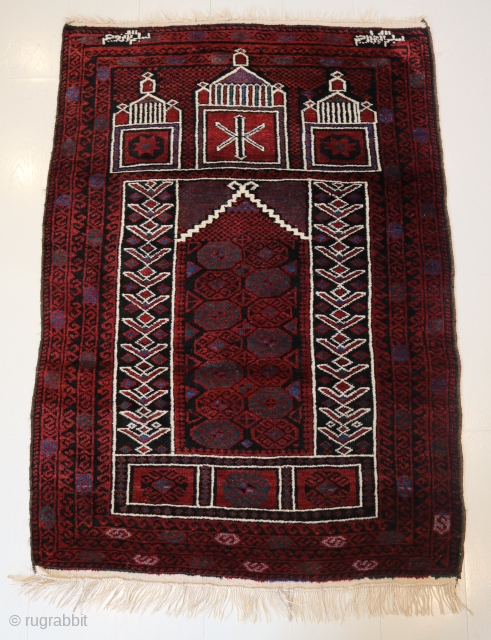 Antique Baluch Payer Rug Ca 1960 
Excellent condition for its age. Pile and borders intact.

145 x 92 cm
4,7 x 3 feet 
           