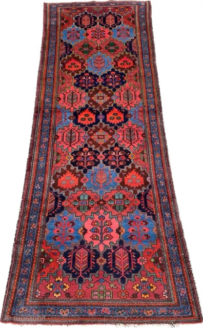 Melayer Runner Circa 1910's Size: 102x290 cm                          