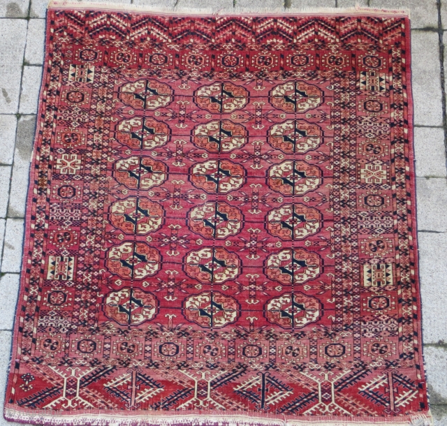 Small Tekke rug (Turkoman) with good colors and shiny wool,good condition.size(115x108cm)                      