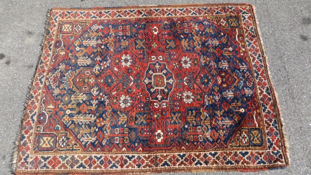 Shiraz  circa 1900,size 150x112cm without any ripers all natural color.
                      