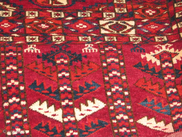 Top Piece.fantastic Turkoman Chuval(Salor?)this piece is in perfect condition.top quality wool and too many knots.it has great colours.it is a real collector piece.good luck         