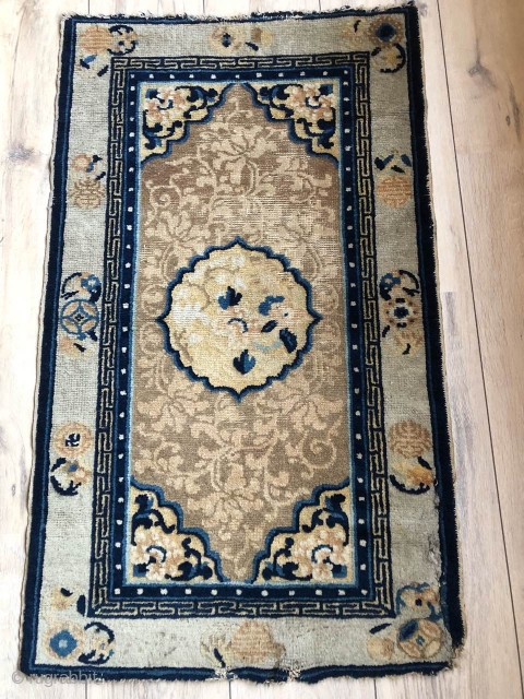 Chinese antique rug Ningxia, 18th century
Size 4/ 2.3 inche
100/60cm
To pick up from Los Angeles
Sending also available
Price: the best offer
              