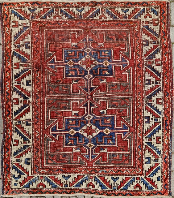 Size ; 110 x 130 cm,
West anatolia, Bergama                         