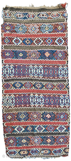 Size ; 135 x 230 cm
East anatolia, Erzurum kilim
Early 1800s
arisoylarmobilya@gmail.com                       