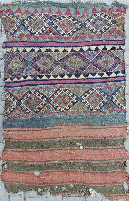 Size ;90×140 cm,
East anatolia , Reyhanli tribe. 
                         