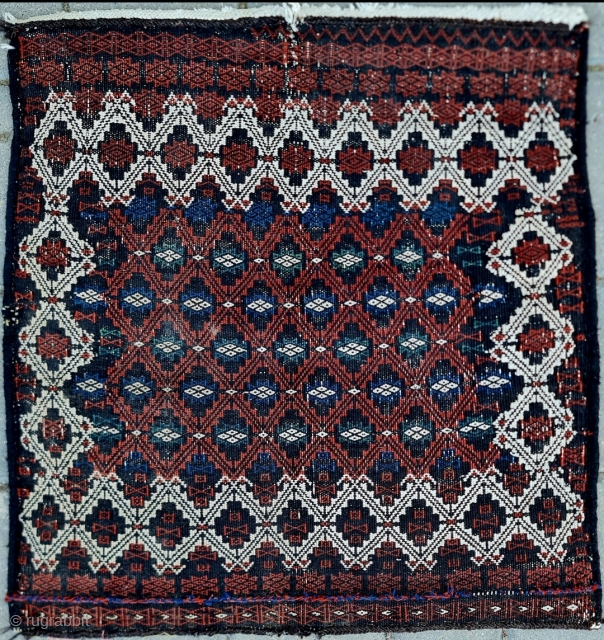 Size ; 57x60 cm,
Old qasqai .                           