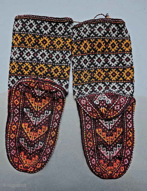 Central anatolia, Sivas

Armenian socks.

arisoylarmobilya@gmail.com                             