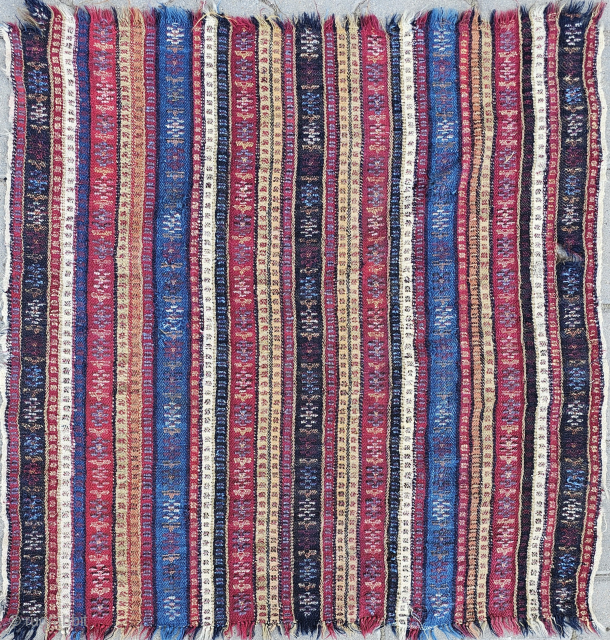 Size ; 84x90 cm
Central anatolia, Sivas (Gurun)
Armenian textile                         