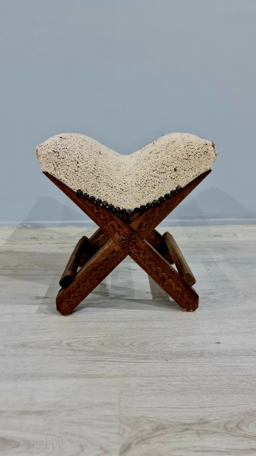 Size: 35x35x35 cm,
Central anatolia ,Cappadocia 
Ottoman stool with special wood embroidery...
                      
