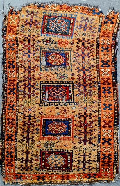 Size:110x175 cm,
Central anatolia, Konya ...
Camel wool.                           